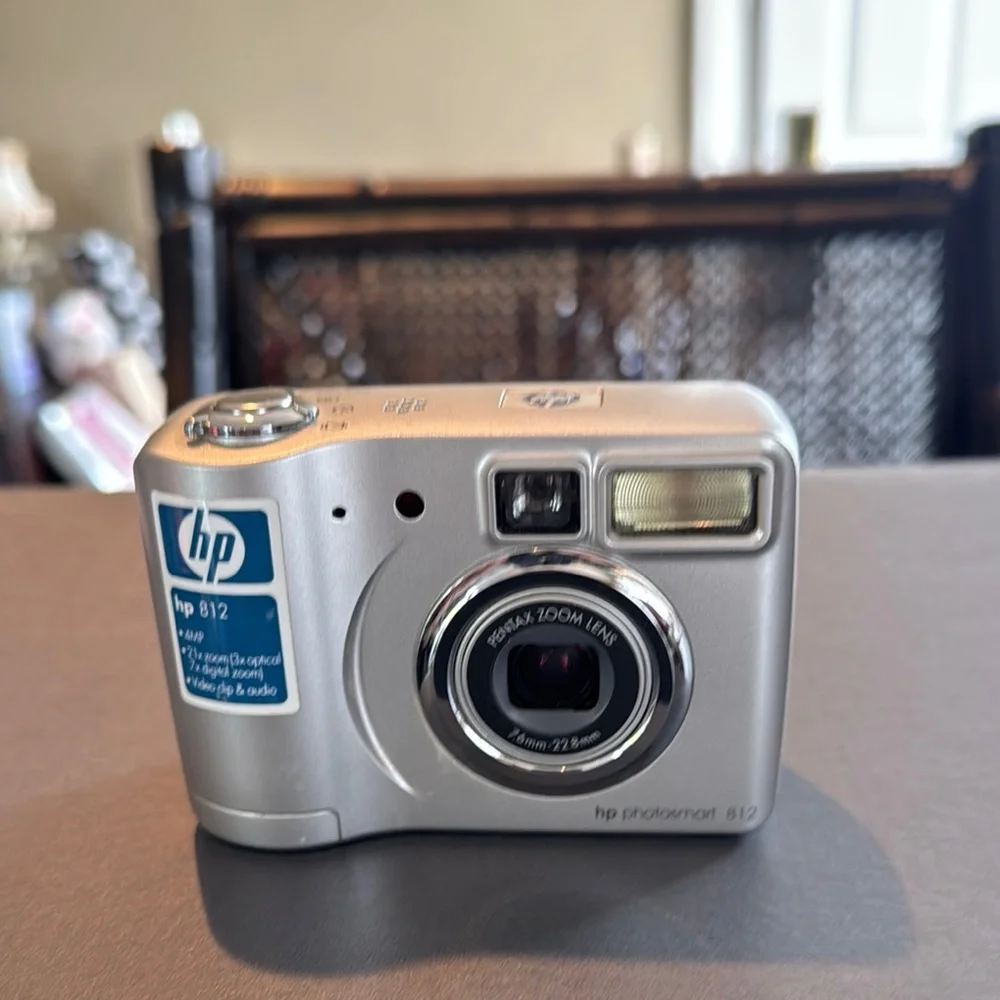 HP Silver Digital Camera Compact Point-and-Shoot